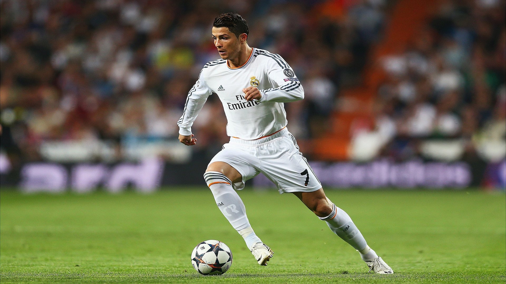 2026世界杯强强对话，阿联酋沙漠风暴席卷北欧，B费中场主宰力助球队完胜芬兰